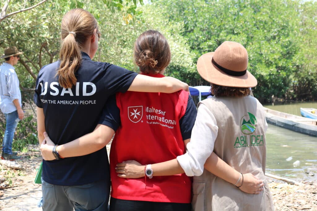 Acción humanitaria de ABIUDEA en campo