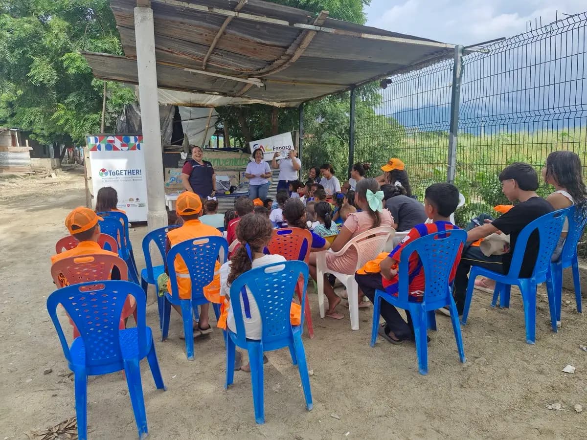 Formación comunitaria con niños y jóvenes en Villa Betel